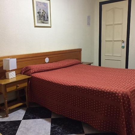Hostal Jacinto Alcalá de Henares Eksteriør billede