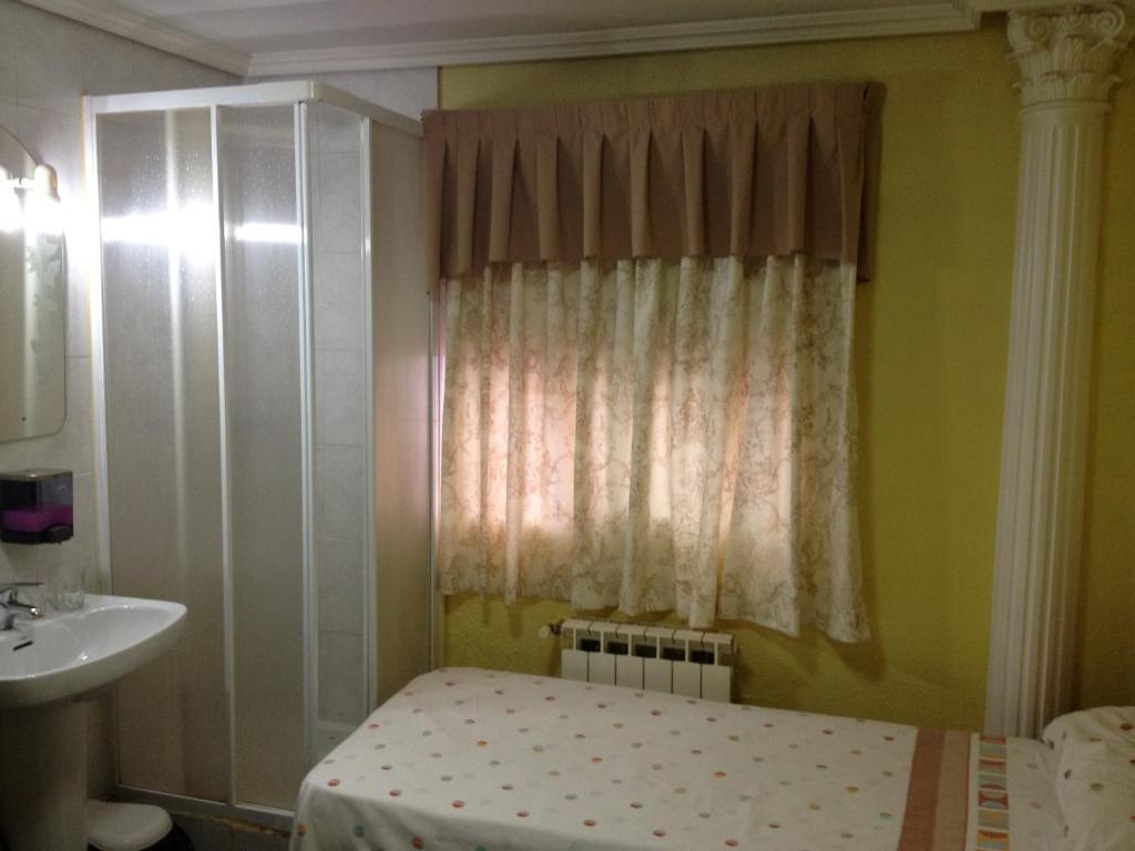 Hostal Jacinto Alcalá de Henares Eksteriør billede